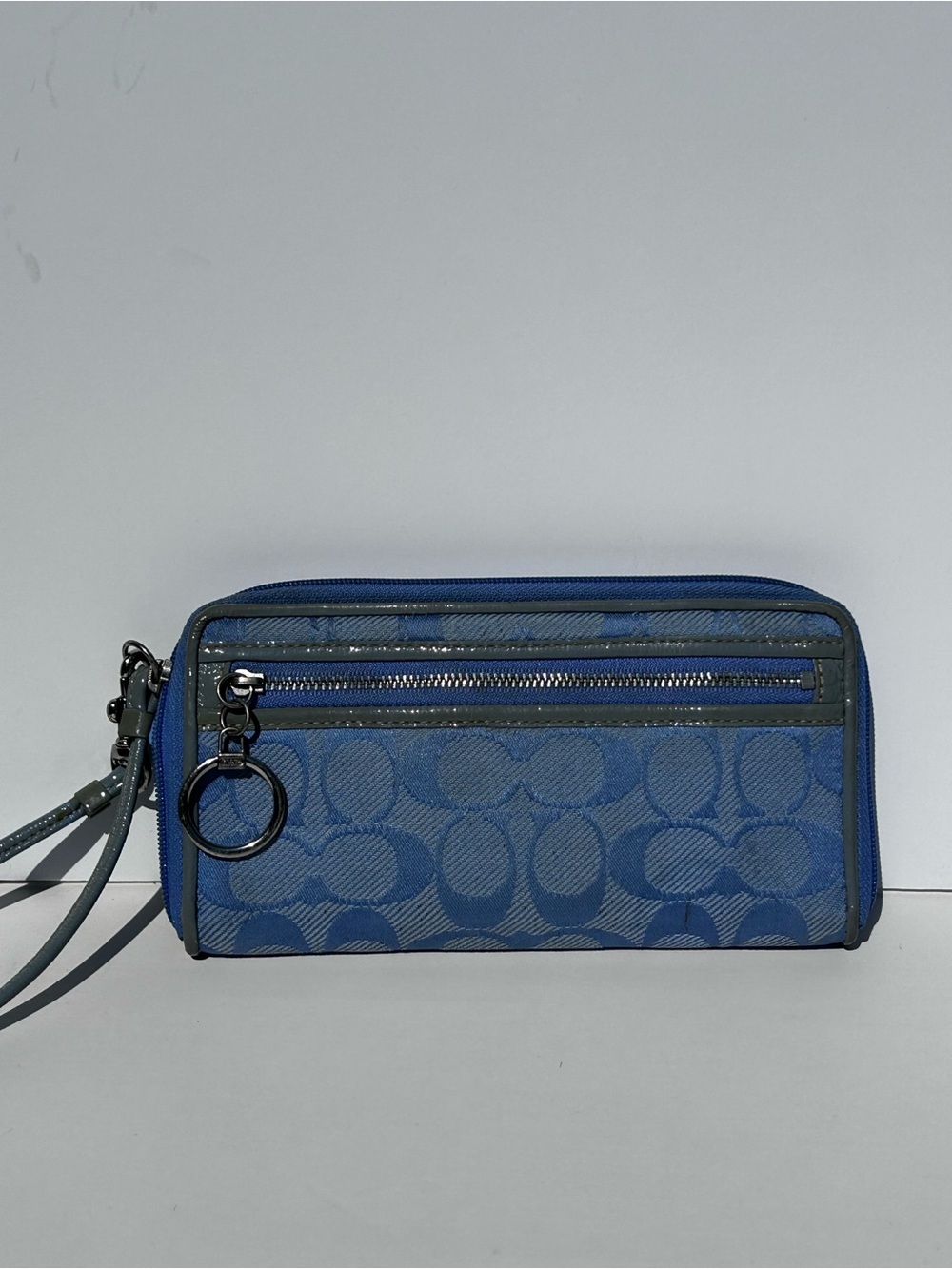 Vintage Coach Blue Signature Jacquard Zip Around Wallet Organizer Wristlet Bag